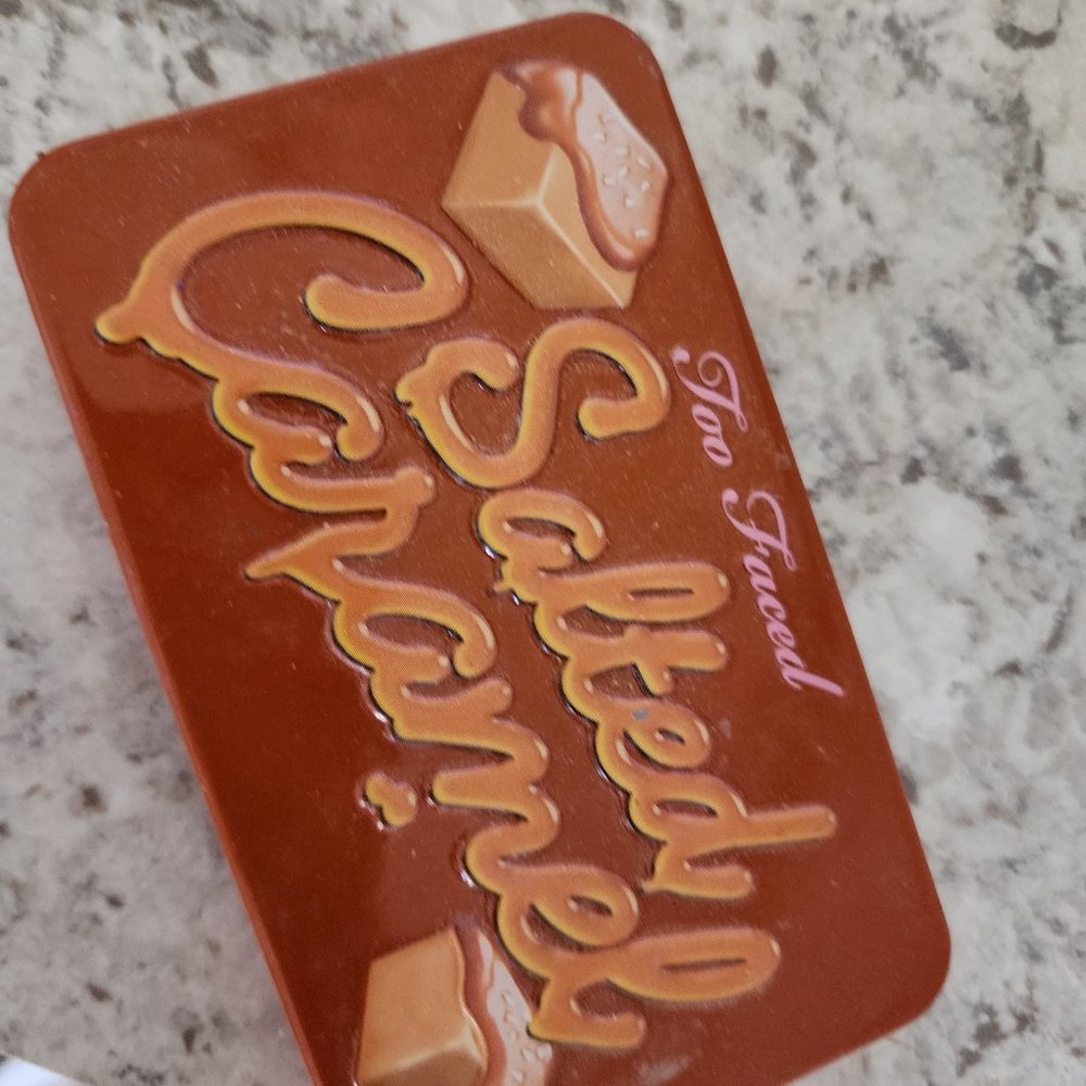 Too faced palate